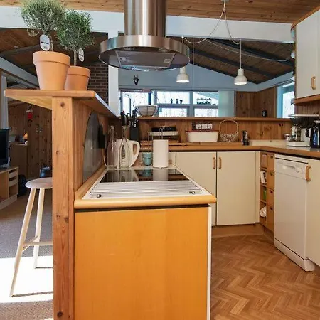Holiday home Sleeps 6 Wifi Tranehuse