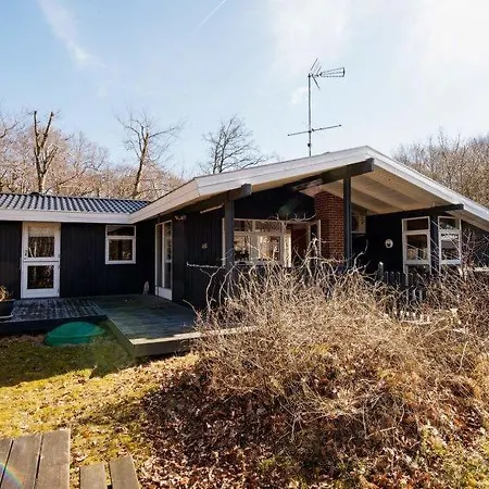 Sleeps 6 Wifi Holiday home *